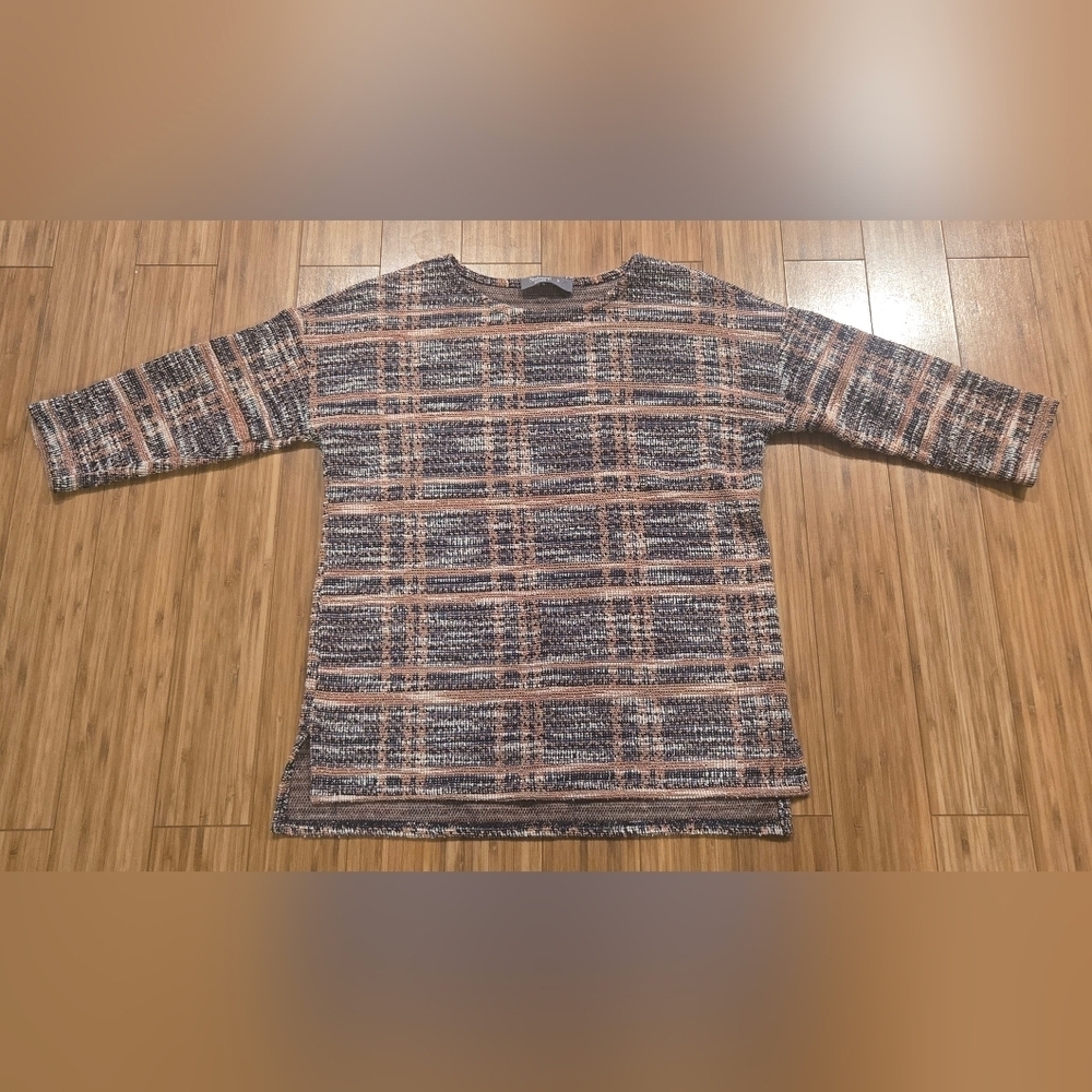 NWOT Nutneg Plaid Textured Top
